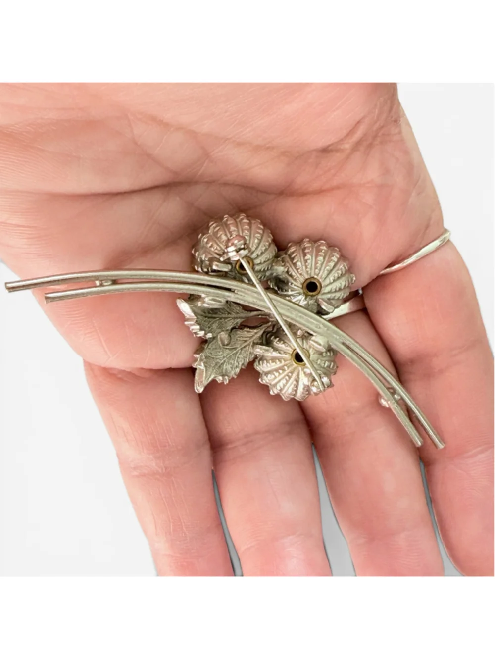 Vintage Green Rhinestone Flower Brooch Silver Tone Floral Spray Pin Black Enamel - Picture 7 of 8